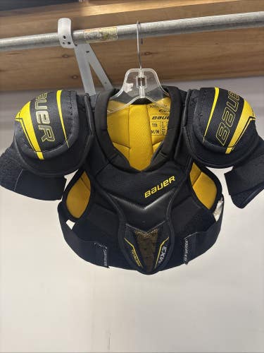 Youth Size Medium Bauer Supreme MX3 Ice Hockey Player Shoulder Pads.