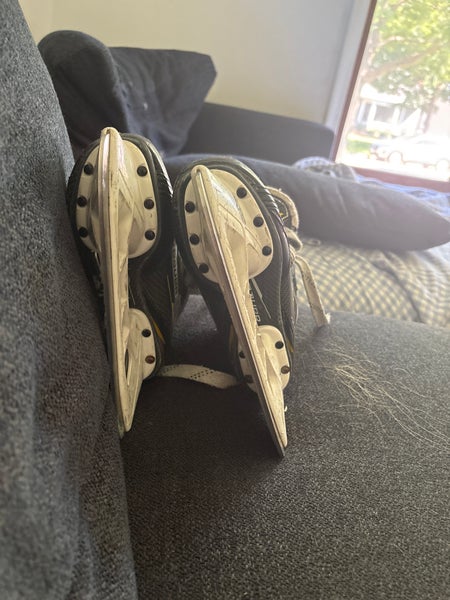 2022 Bauer Supreme Hockey Skates Extra Wide Width   Size 1 (Used)