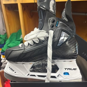 New True Pro Custom Hockey Skates  Pro Stock Size 6