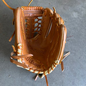 Wilson RH A2000 Baseball Glove 11.5" (Used)