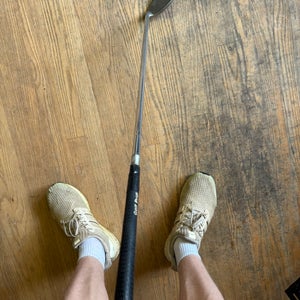 Wilson 9 Iron( RIGHTY)