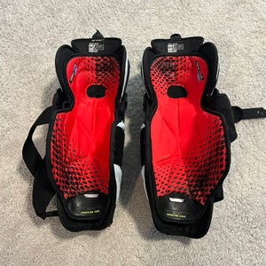 Intermediate Bauer Vapor Hyperlite 13" Shin Pads (Used)