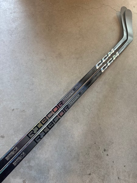 2 PACK - 80 Flex P29 Senior CCM RibCor Trigger 8 Pro Left Hand Hockey Stick (New) BACKLUND