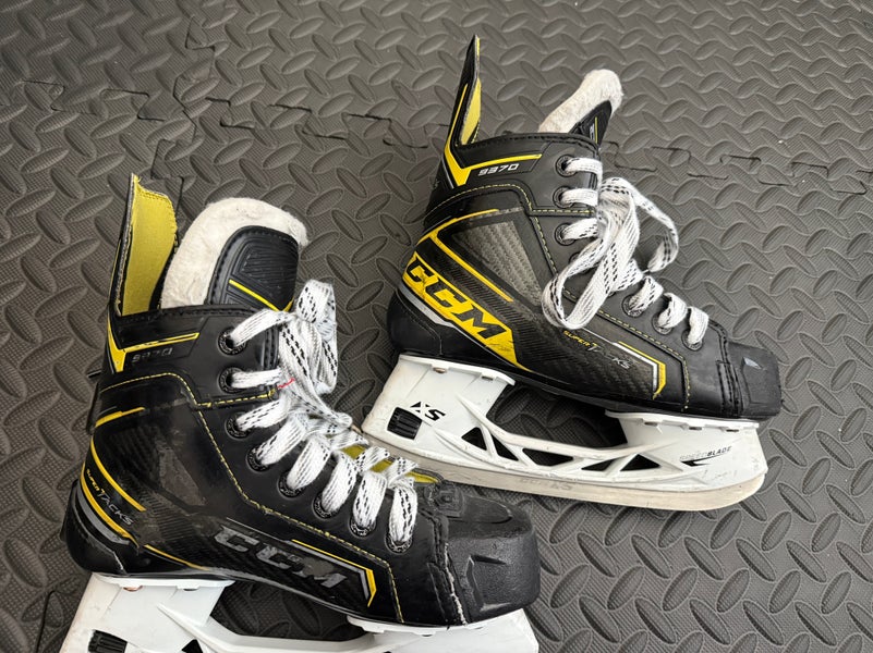 CCM Super Tacks 9370 Junior Size 2 (Used)