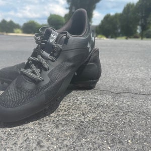 Men's Size M 11.0 (W 12.0) Adult Under Armour Low Top (New)