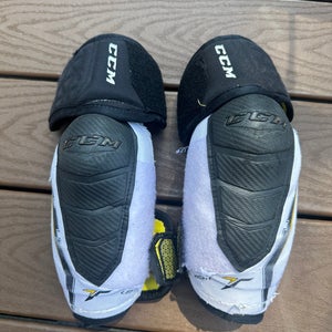 Senior Small CCM Tacks Elbow Pads  (Used)
