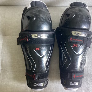 Intermediate Bauer Vapor Hyperlite 11" Shin Pads (Used)