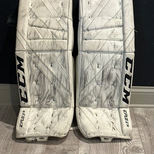 CCM Eflex 5 33+1 Goalie Leg Pads
