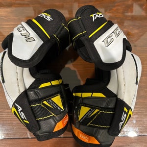 Used Junior Medium CCM Super Tacks AS1 Elbow Pads