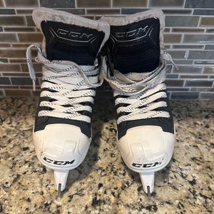 CCM Tacks 9060 Hockey Goalie Skates Size 5.5 (Used)