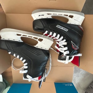 Bauer Vapor Hockey Skates Senior 8 (Used Once)