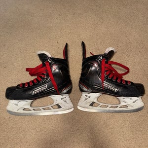 Bauer Vapor Hockey Skates Size 4.5 (Used)