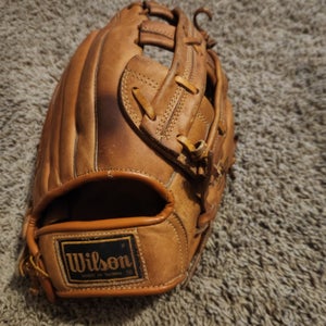 Wilson RH Joan Joyce A9831 Softball Glove 11.5" Amazingly Made all leather glove