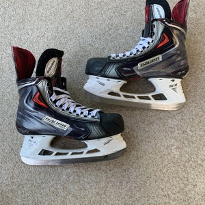Bauer Vapor APX2 Hockey Skates Regular Width Size 4.5 (Used)