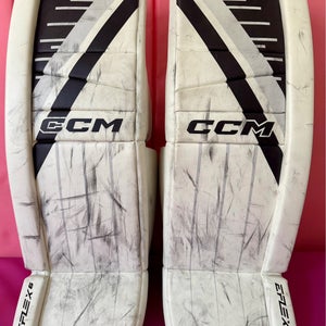 35"  2022 CCM Eflex 6 Goalie Leg Pads LA Kings