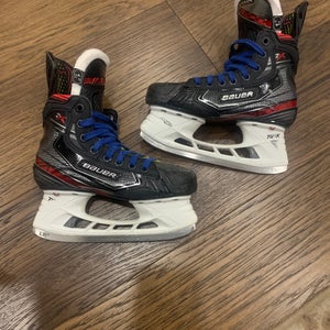Bauer Vapor 2X Hockey Skates Regular Width Size 1.5 (Used)