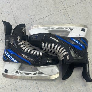 John Tavares GAME USED Ft6 Pro Skates 9.75