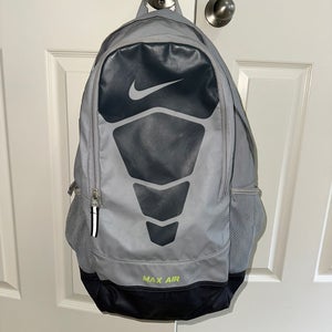 Vintage Men's Nike Max Air Backpack (Used)