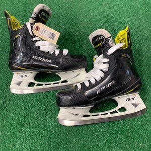 Bauer Supreme M4 Hockey Skates | Intermediate 5.5 (Fit 2)