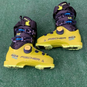 Men's Fischer RC4 Carbon Pro LV BOA Ski Boots (New)