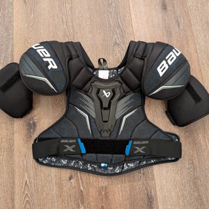 Large Senior Bauer X Shoulder Pads (Used - Excellent Condition)
