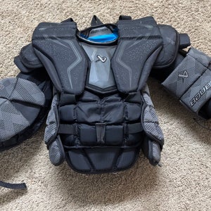 Intermediate XS 2024 Bauer Elite Goalie Chest Protector (Used)