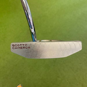 Used LH Titleist Scotty Cameron Futura 35 Mallet Putter