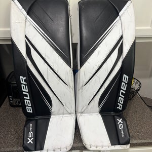 Medium  2024 Bauer Vapor X5 Pro Goalie Leg Pads (Used)