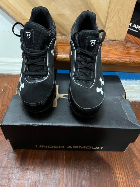 Black Kids Youth Size M 5.5 (W 6.5) Under Armour Molded Cleats Cleats (New)