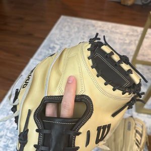 2023 Wilson RH Catcher's A2000 Baseball Glove 33" (New)