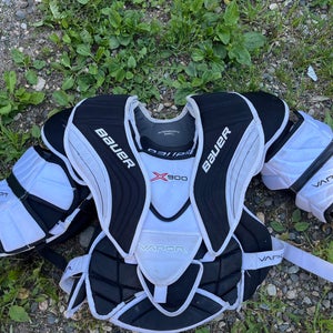 Small / Medium Bauer Vapor X900 Goalie Chest Protector (Used)