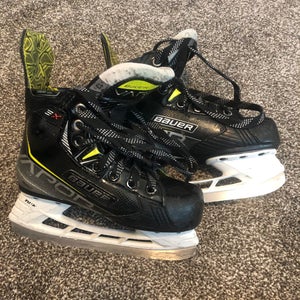 Bauer Vapor 3X Junior Hockey Skates (Size 13.5, Reg Width, Used)