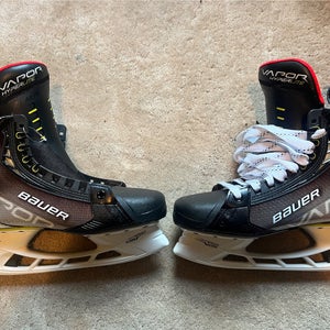 Bauer Vapor Hyperlite Hockey Skates 9.5 (New)