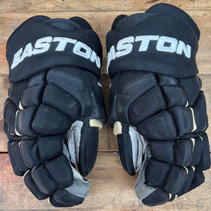 Easton Synergy Gloves 15" Pro Stock (Used)