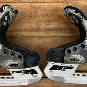 CCM Vector 6.5 Hockey Skates Regular Width Size 1 (Used)