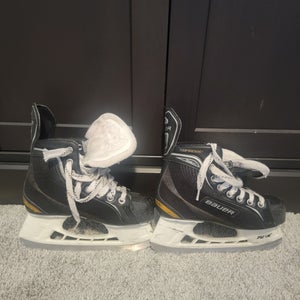 Bauer Supreme One20 Hockey Skates Size 2 (Used)