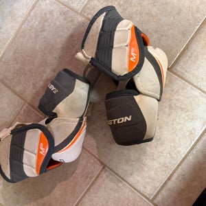 Large Senior Easton Mako M5 Elbow Pads (Used)