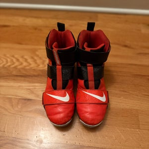 Youth Nike Force Savage Shark 2 Football Cleat