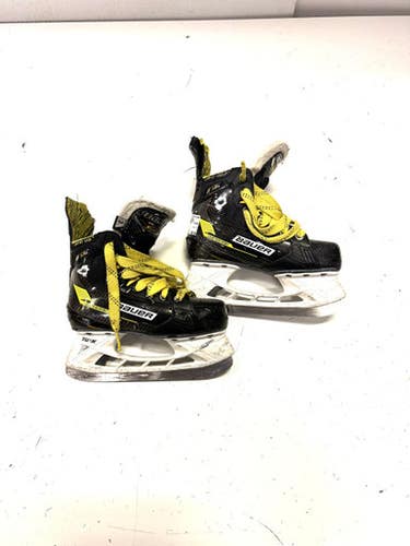 Used Bauer M4 Junior Hockey Skate Junior 03 11860-S000293658