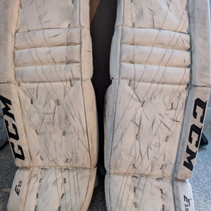 30" CCM Extreme Flex E3.5 Goalie Leg Pads (Used)