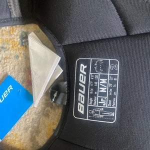 Junior Medium Bauer Shoulder Pads (New)