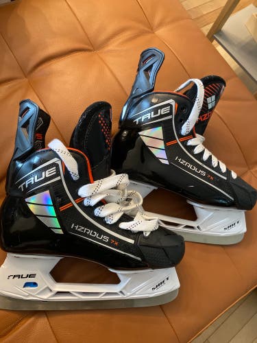 ** Read New True HZRDUS 7X Hockey Skates 7.5R