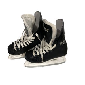 Used CCM CHAMPION 90 Junior Hockey Skate Junior 03 11847-S000027430