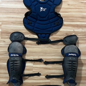 Jadekylin Catchers Gear