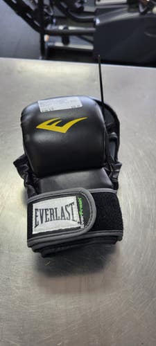 Used Everlast Martial Arts Gloves Black S/M 11497-S000150030