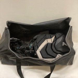 Used Easton ADULT CATCHERS SET Catchers Equipment Other 11725-S000487344