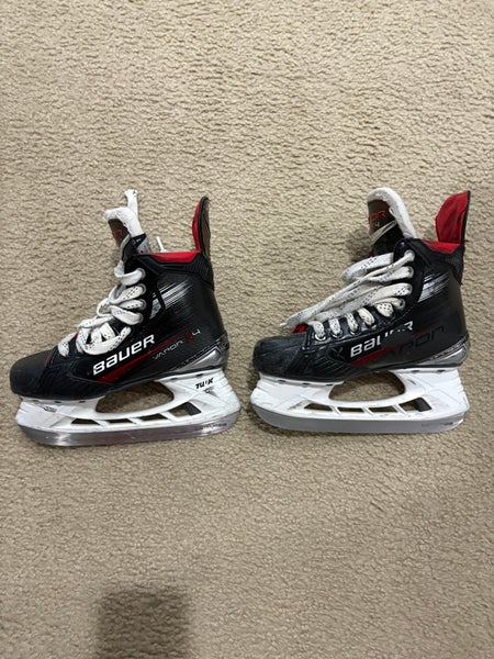 Bauer Vapor X4 Hockey Skates Size 4 Fit 1 (Used)