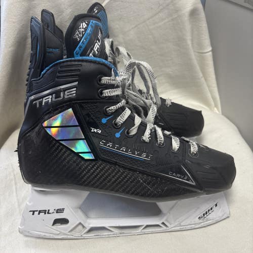 $799 Senior Size 6 TRUE CATALYST 7x4 Ice Hockey Skates. Boot And Tuck Only.