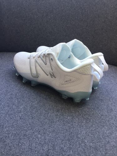 White New Balance FreezeLX v4 Low Lacrosse Cleat (5.5 M/7 W)