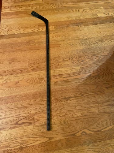 Intermediate ProBlackout Left Hand Hockey Stick P88 Patrick Kane Pro Curve (New)